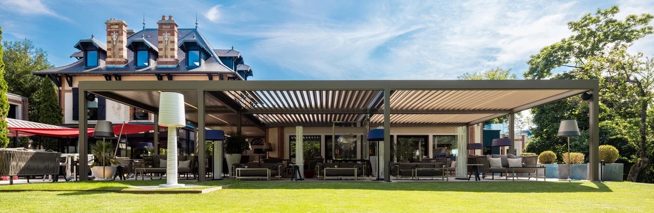 Aluminum Louvered Pergola