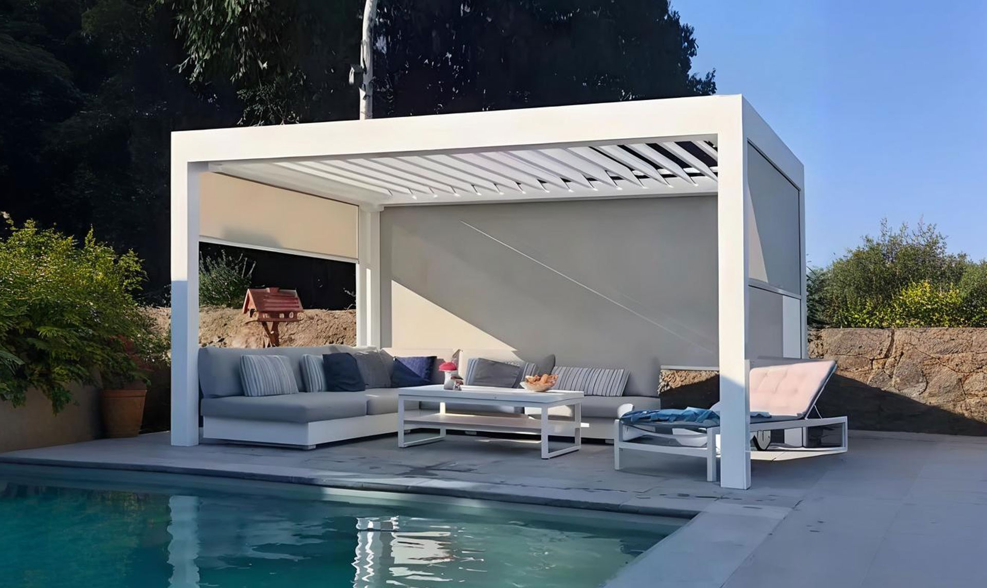 Modern-Pergola-for-Outdoor-Living-Room