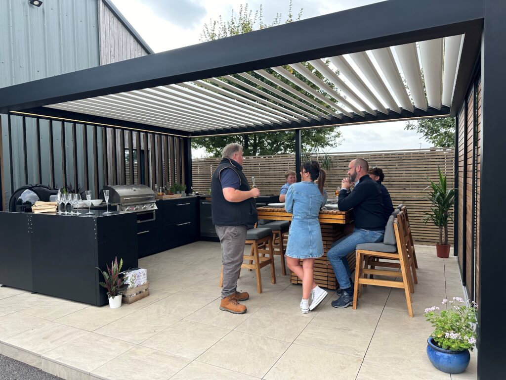 adjustable pergola louvers