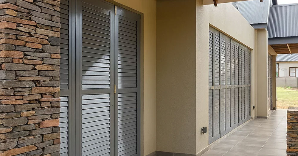 Aluminum-Louver-Door-for-Residential-Projects