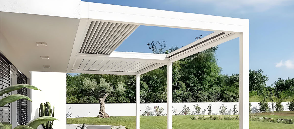 Skylight-Retractable-Pergola