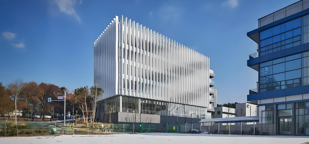 Exterior-Louver-Wall-for-Architectural-Facade