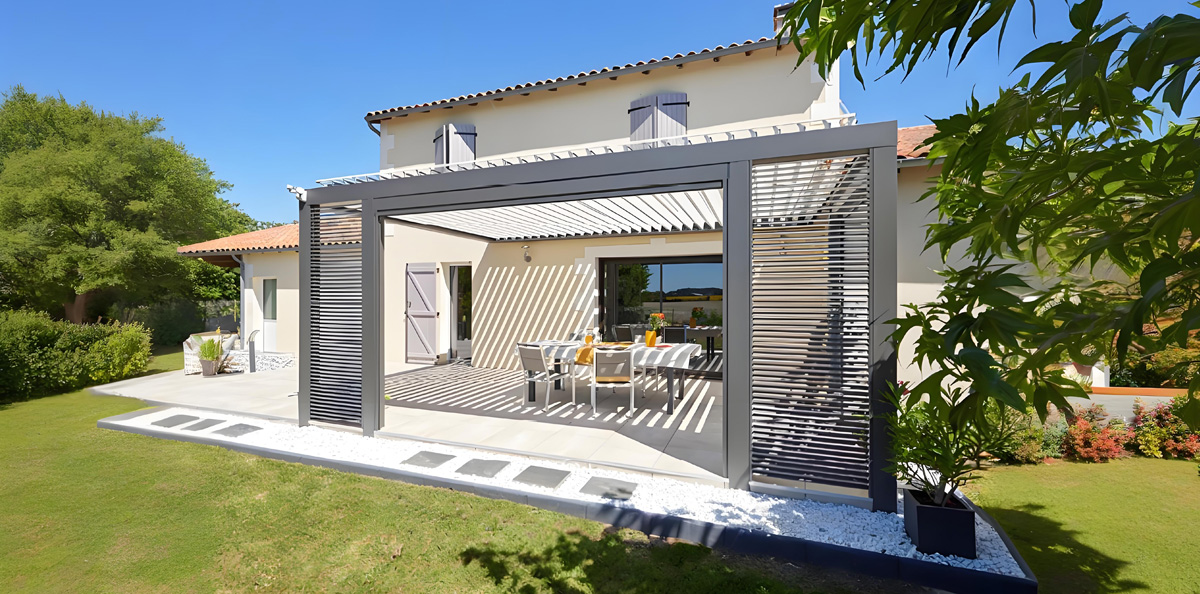 Aluminum-veranda-Pergola-in-White-+-Grey.jpg Aluminum-veranda-Pergola-in-White-+-Grey.jpg